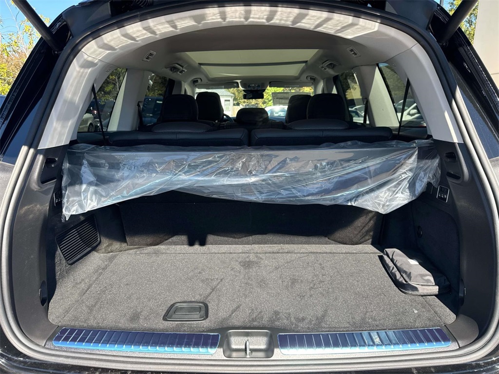 2026 Mercedes Benz GLS 450 4MATIC photo 4