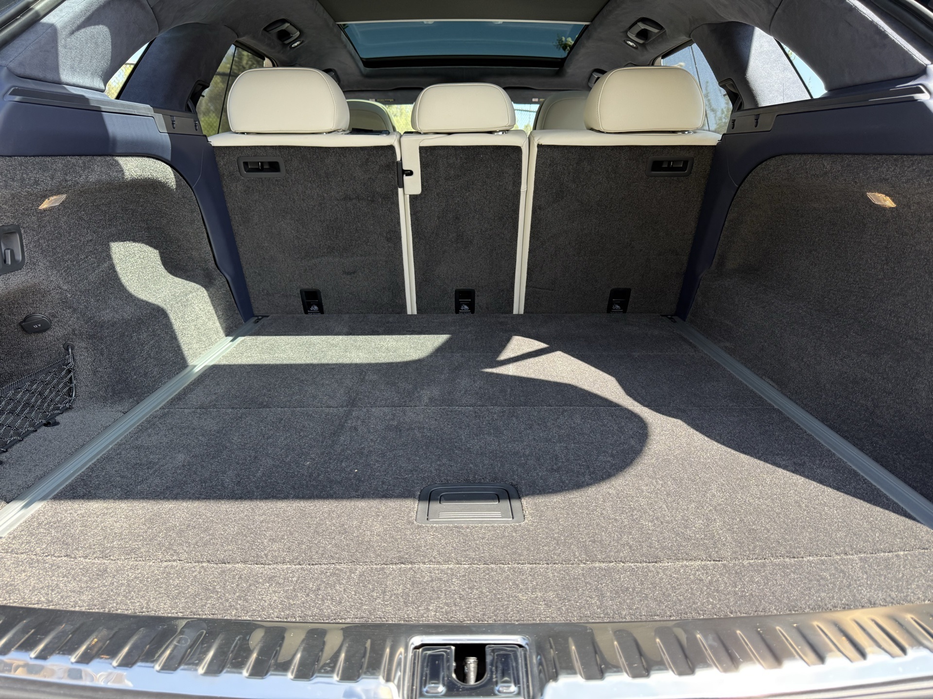 2024 Bentley Bentayga V8 photo 33