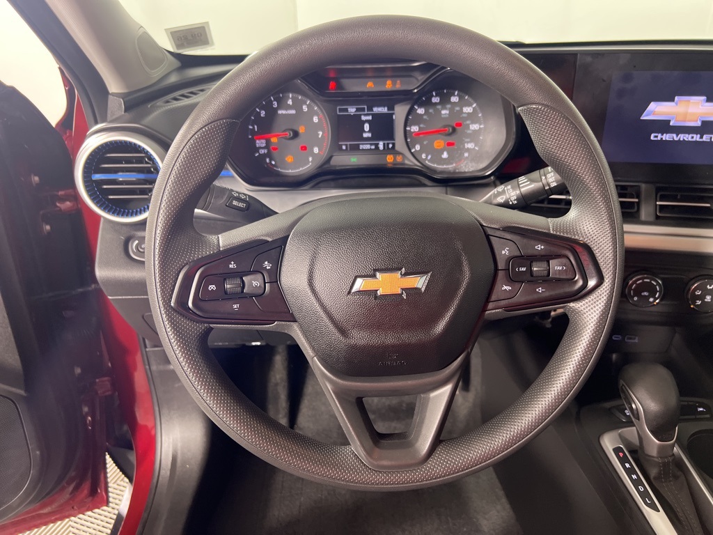 2024 Chevrolet Trax LS photo 4