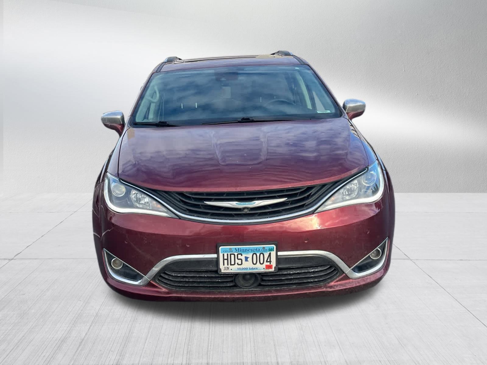 Used 2018 Chrysler Pacifica Hybrid Limited with VIN 2C4RC1N72JR230186 for sale in Golden Valley, Minnesota