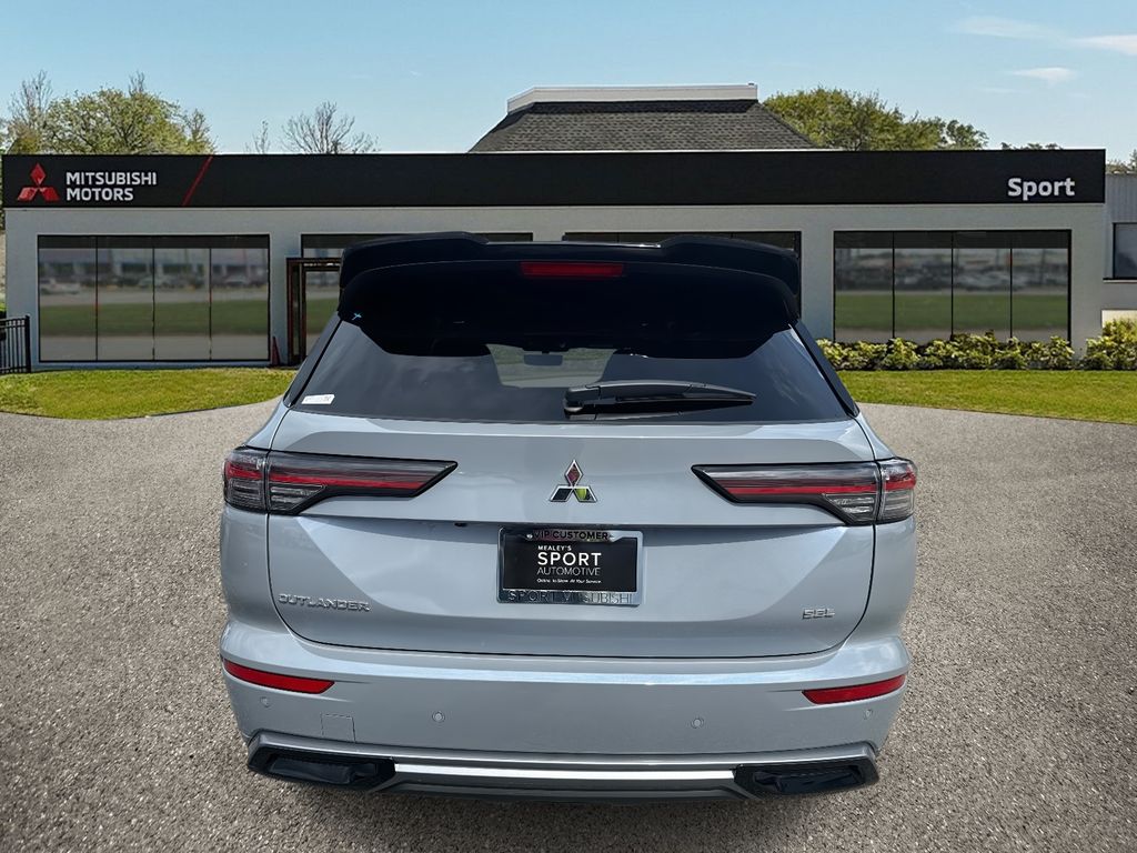 2025 Mitsubishi Outlander SEL photo 4