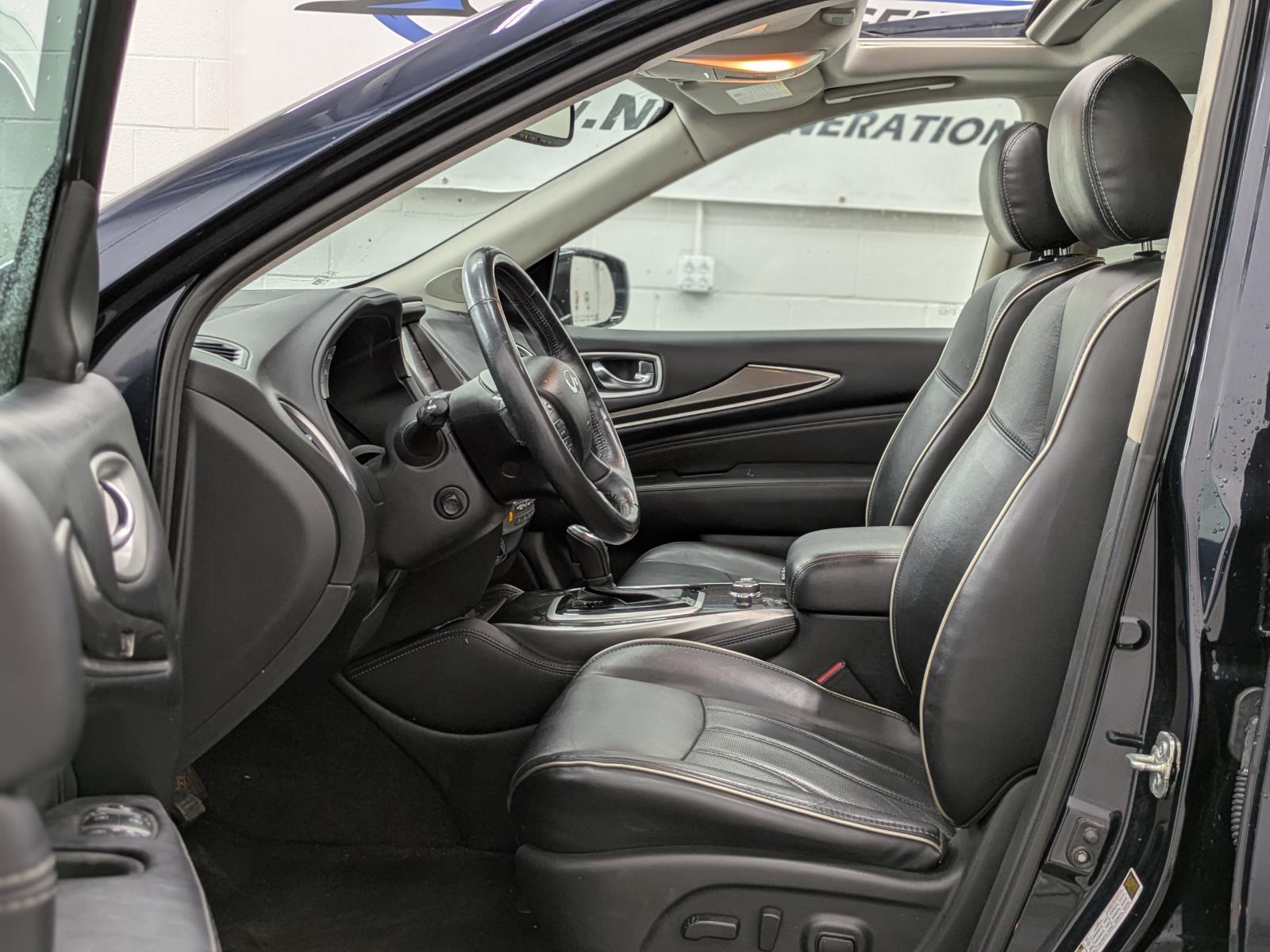 2020 Infiniti QX60 Luxe photo 2
