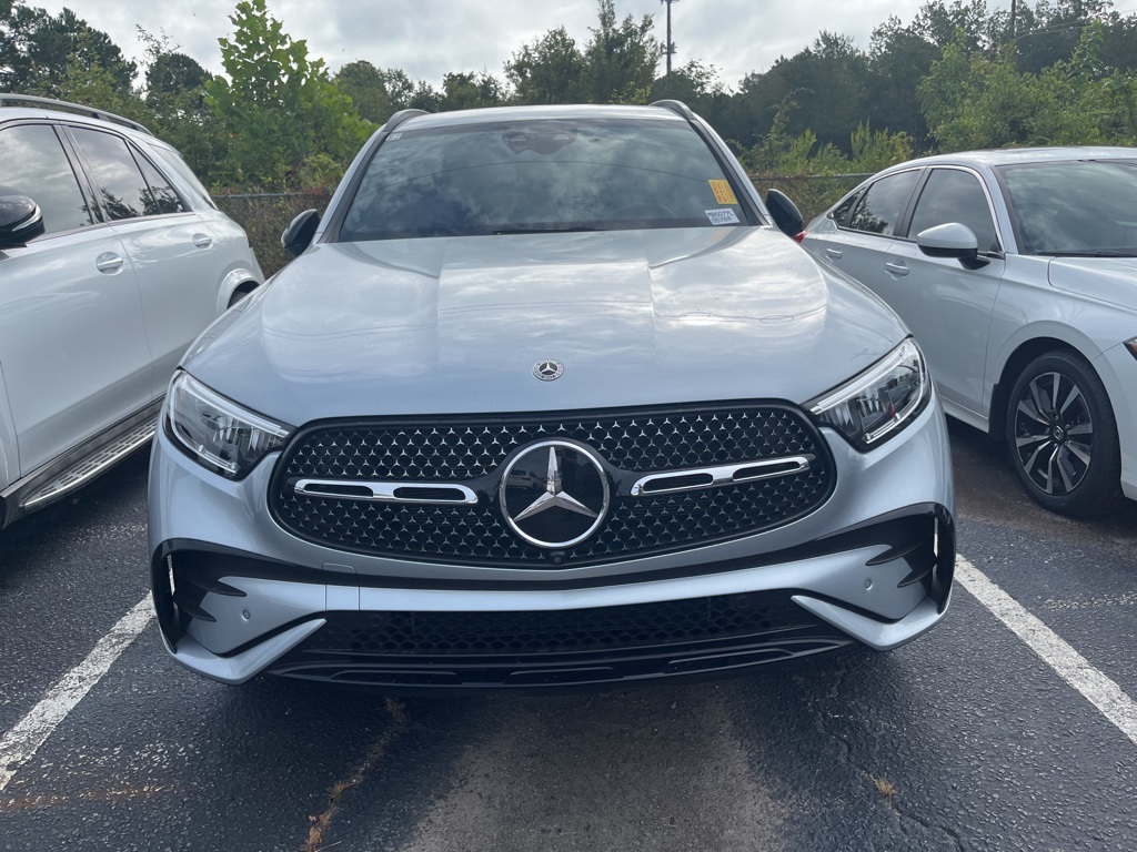 2025 Mercedes Benz GLC 300 photo 3