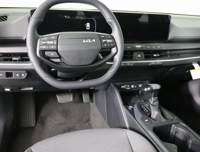 2025 Kia K4 EX photo 9