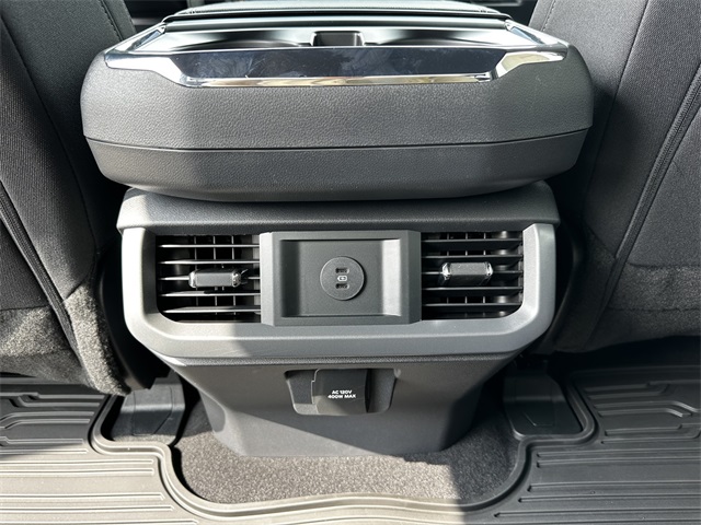 2025 Ford F-150 XLT photo 12