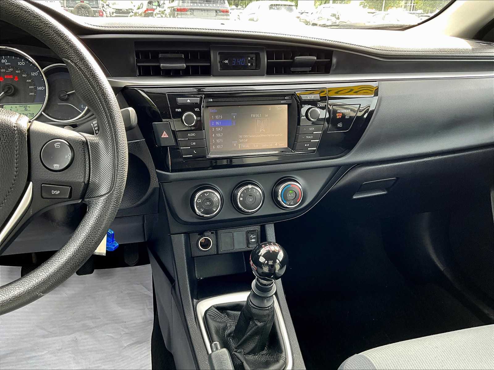 2016 Toyota Corolla L photo 18