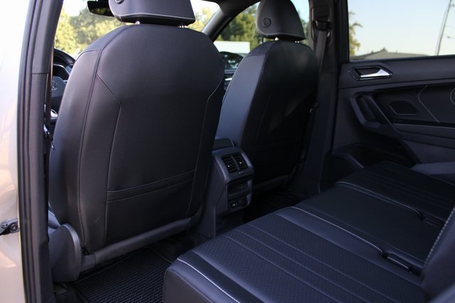 2023 Volkswagen Tiguan SE R-Line Black photo 31