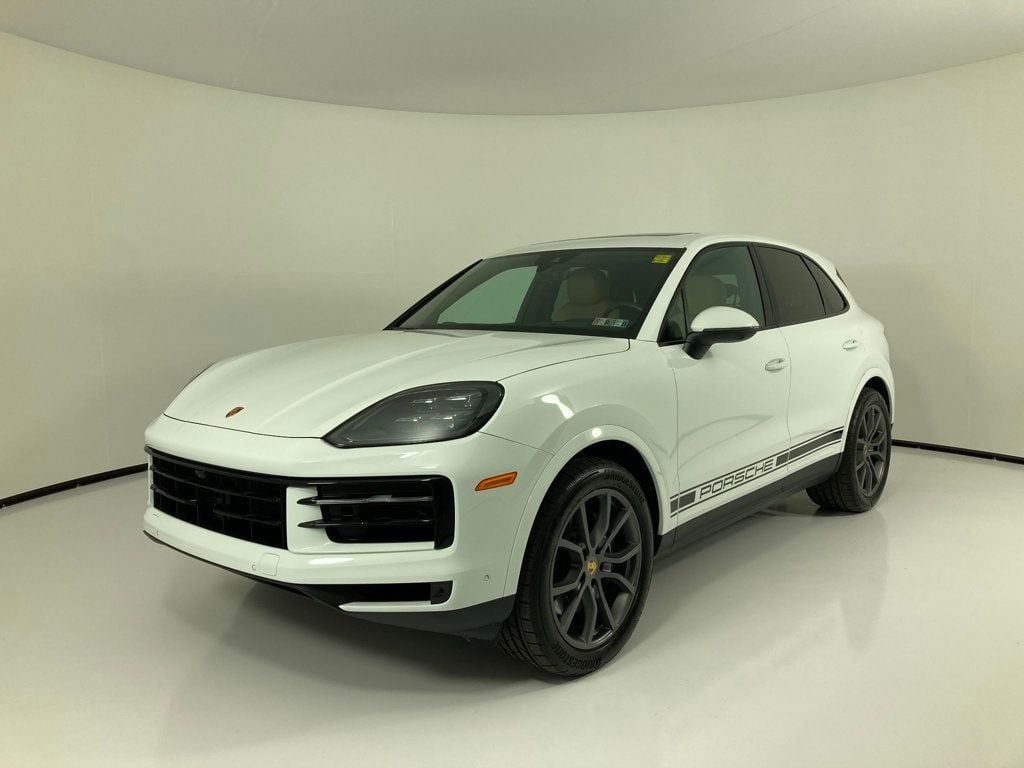2024 Porsche Cayenne Base's photo