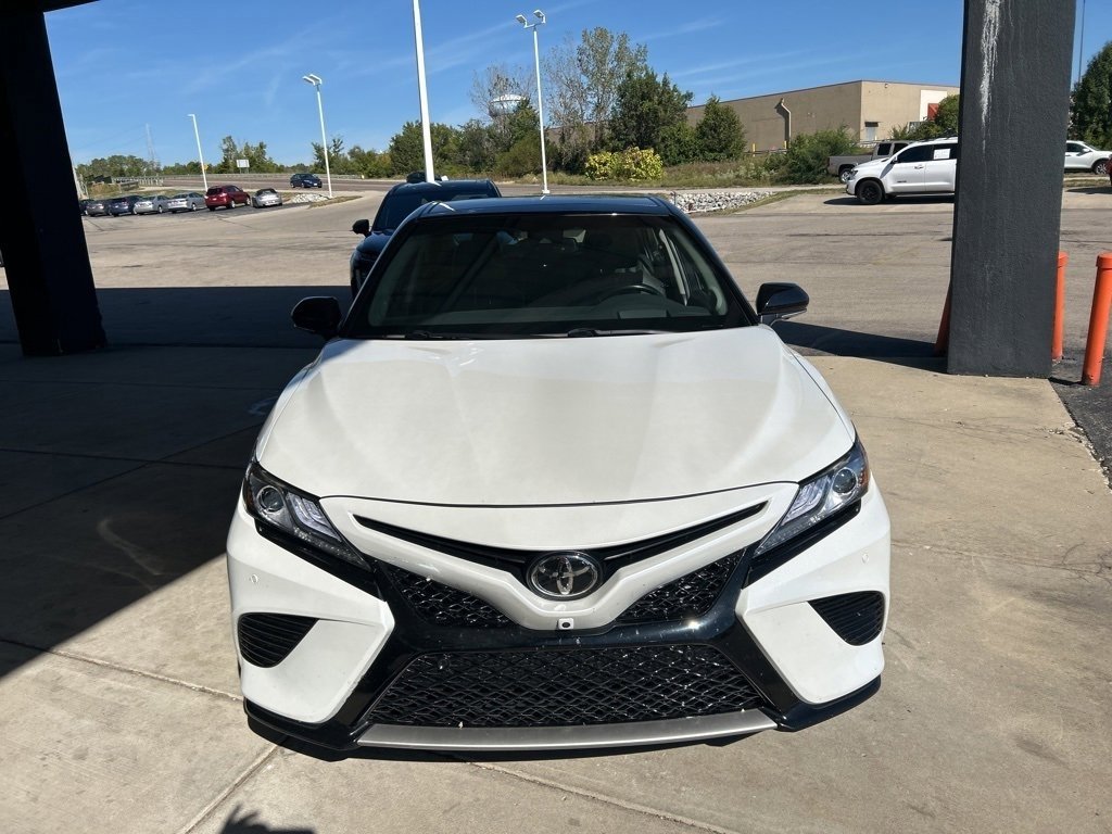 2018 Toyota Camry XSE V6 photo 3