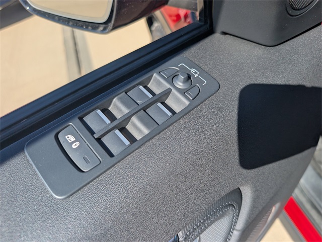 2024 Land Rover Discovery Sport SE photo 18