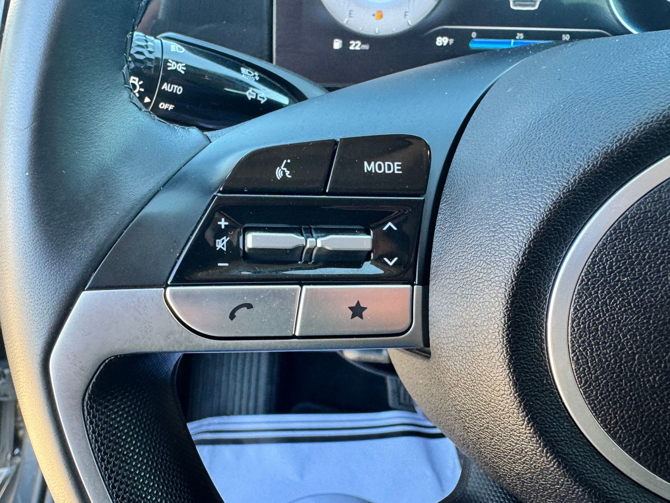 2025 Hyundai Elantra SEL Convenience photo 13