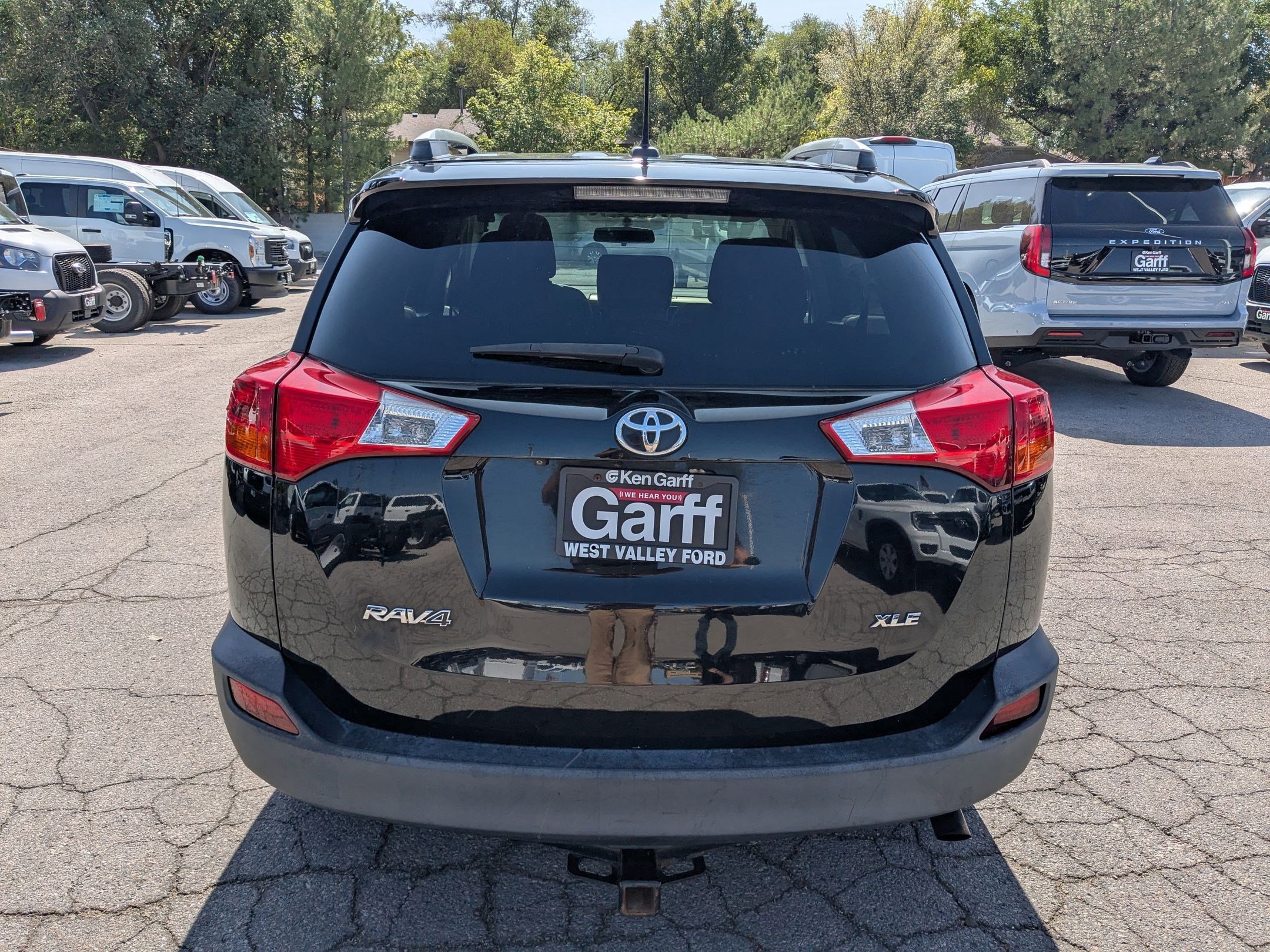 2015 Toyota RAV4 XLE photo 4