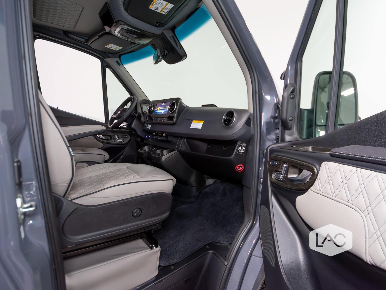 2025 Mercedes Benz Sprinter 3500 photo 19