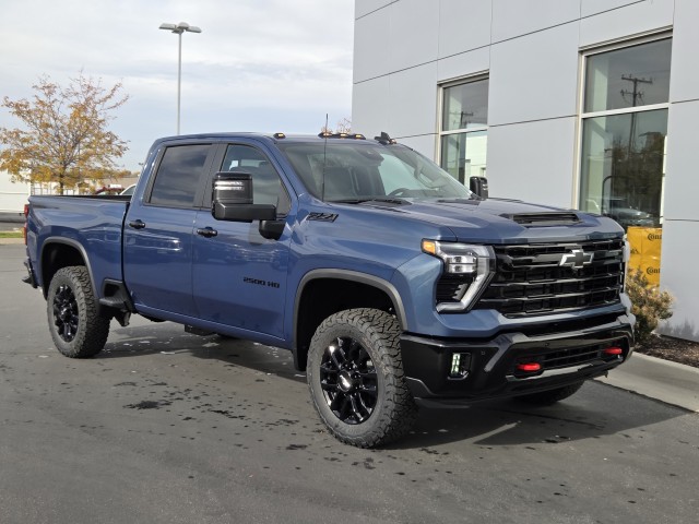2026 Chevrolet Silverado 2500HD LT photo 3