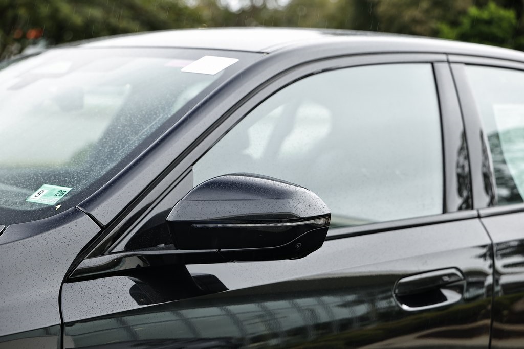 2026 Bmw 550e xDrive photo 10