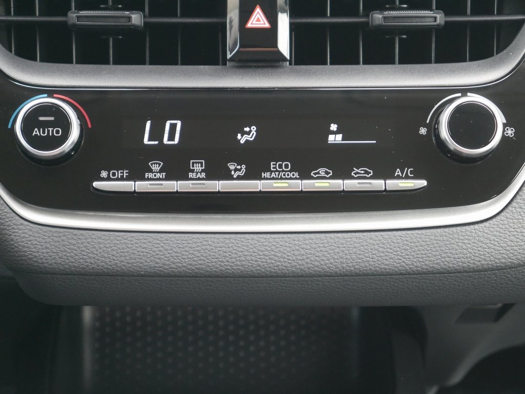 2022 Toyota Corolla LE photo 17
