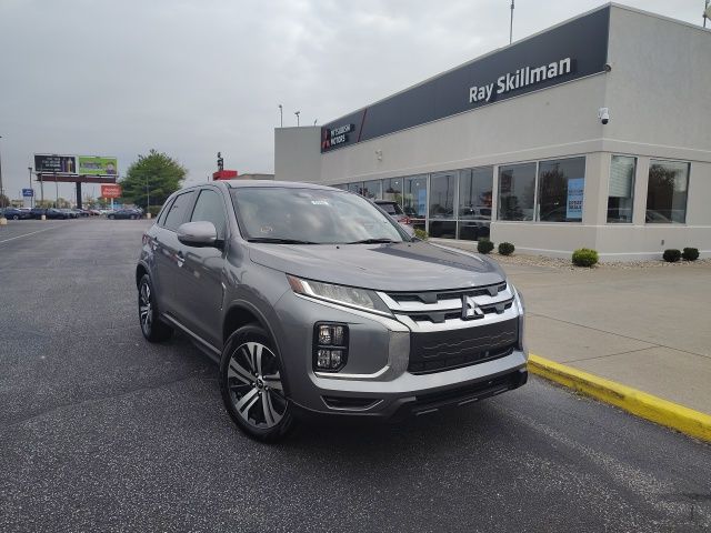 2025 Mitsubishi Outlander Sport SE's photo