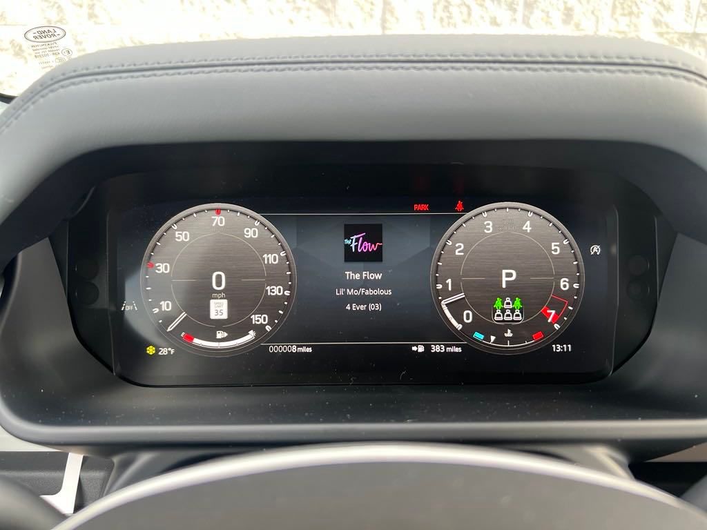2025 Land Rover Defender 130 X-Dynamic SE photo 16