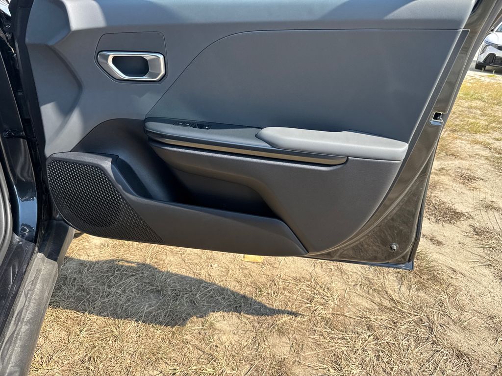 2025 Kia K4 LXS photo 14