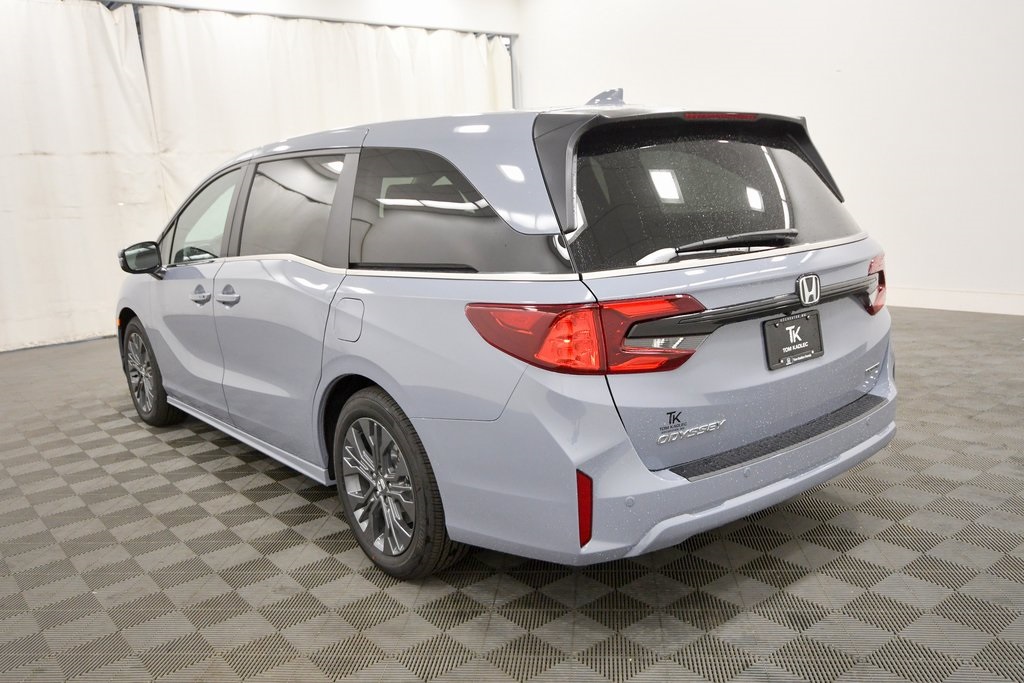 2026 Honda Odyssey Touring photo 4