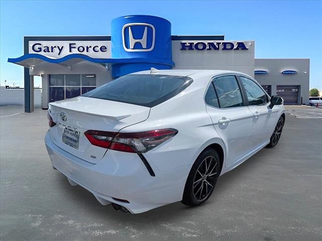 2023 Toyota Camry SE photo 2