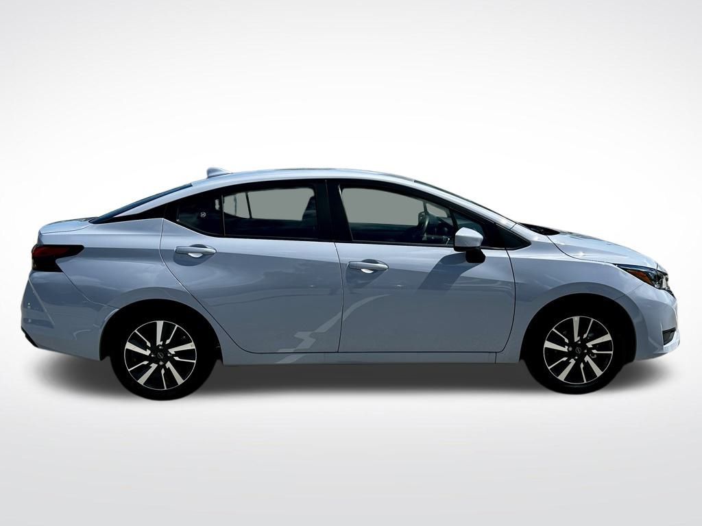 2025 Nissan Versa SV photo 7