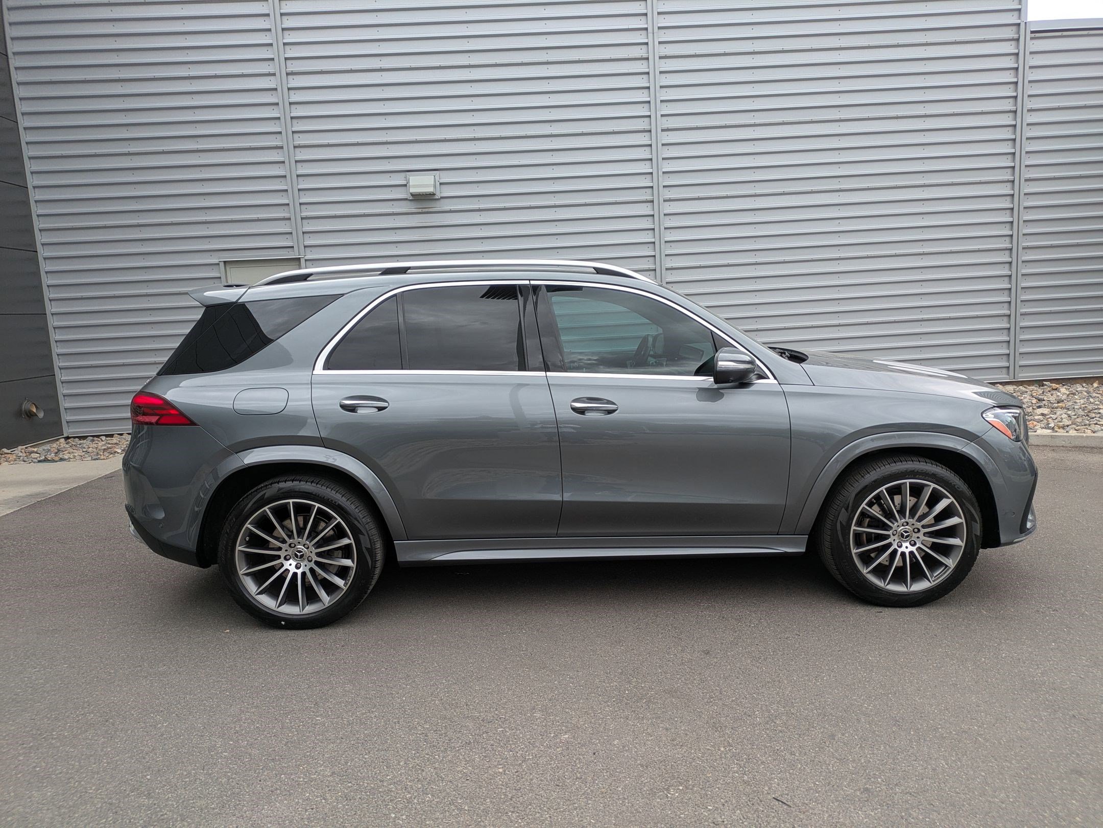 2024 Mercedes Benz GLE 4MATIC photo 2