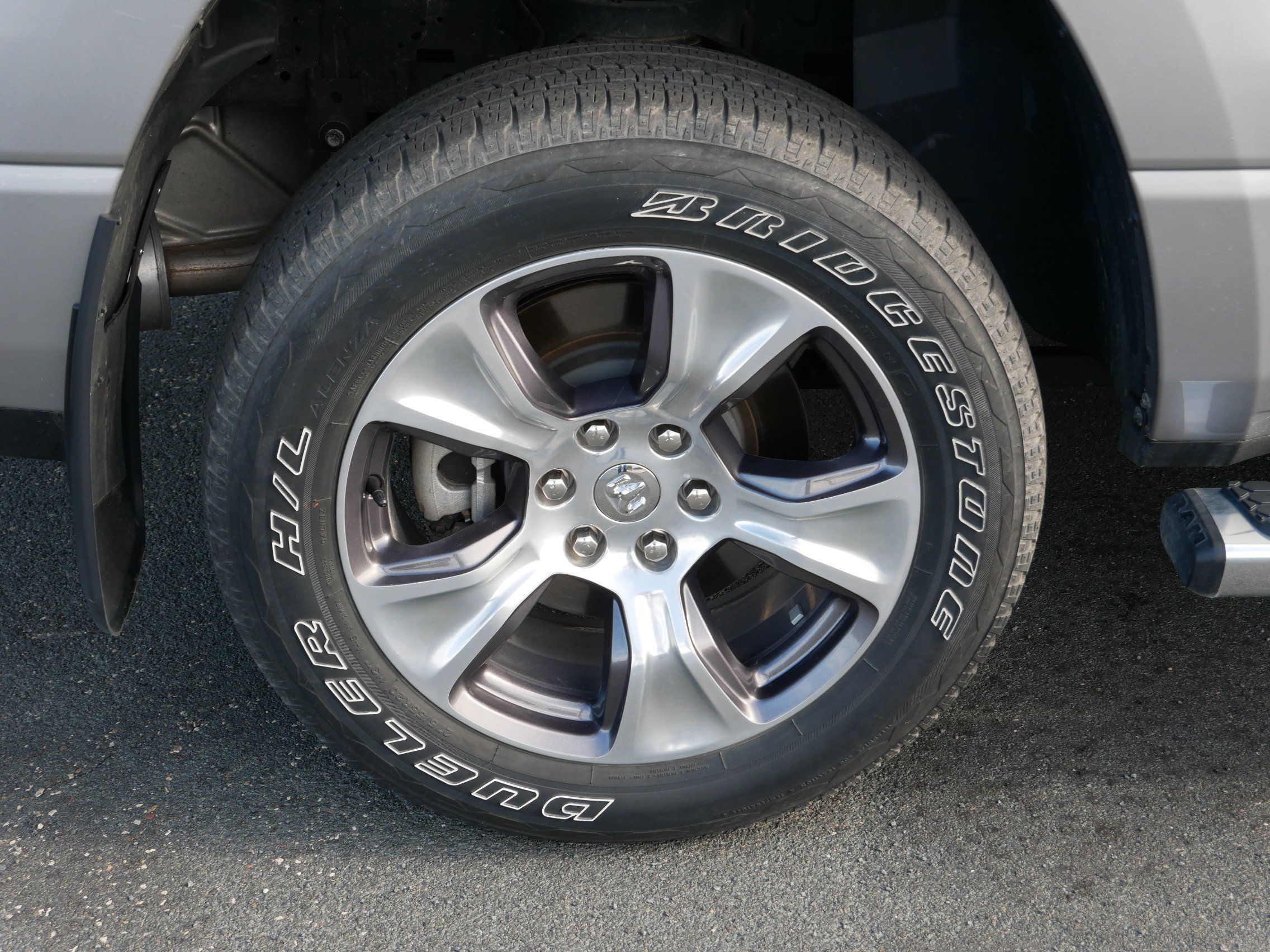 2023 Ram 1500 Laramie photo 9
