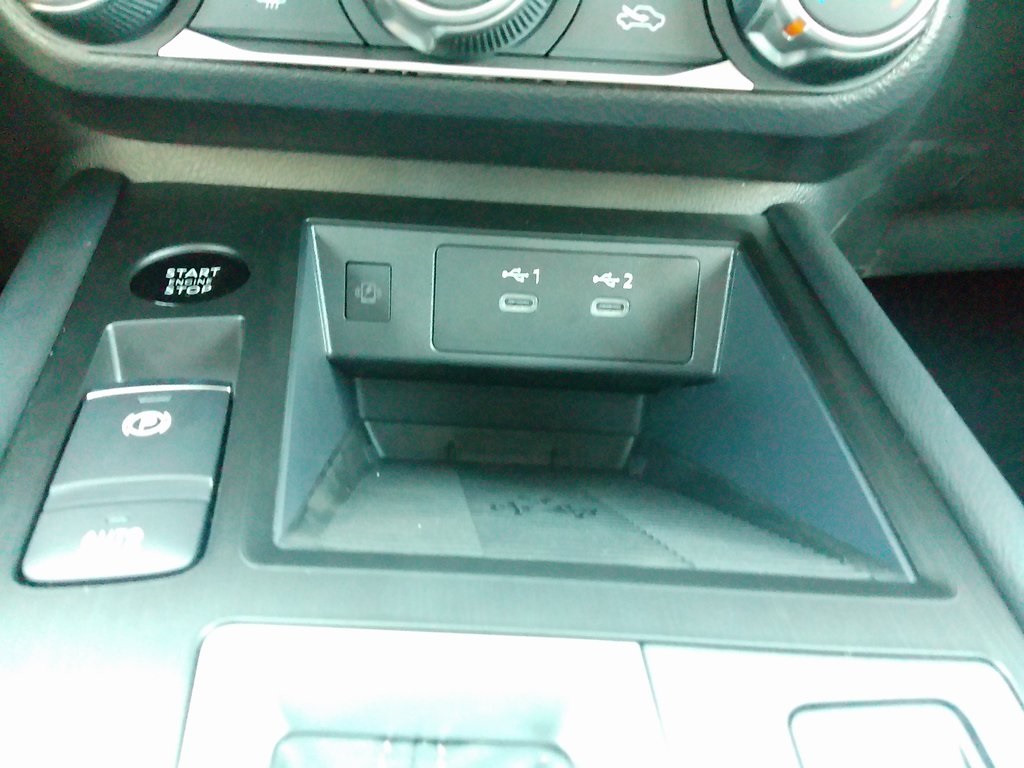 2025 Nissan Kicks SV photo 28