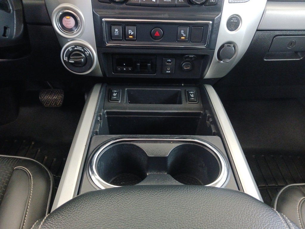 2018 Nissan Titan PRO-4X photo 15