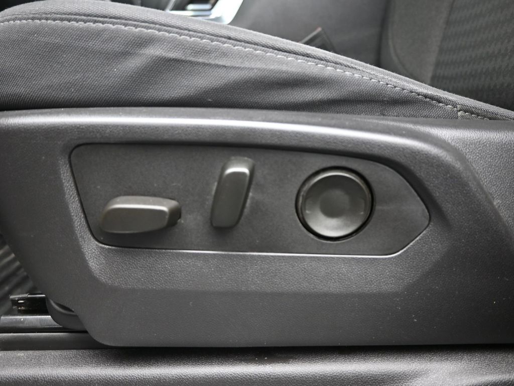 2024 Chevrolet Silverado 1500 LT photo 11