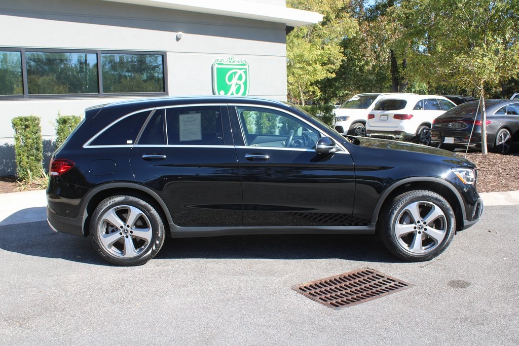 2022 Mercedes Benz GLC 300 photo 2
