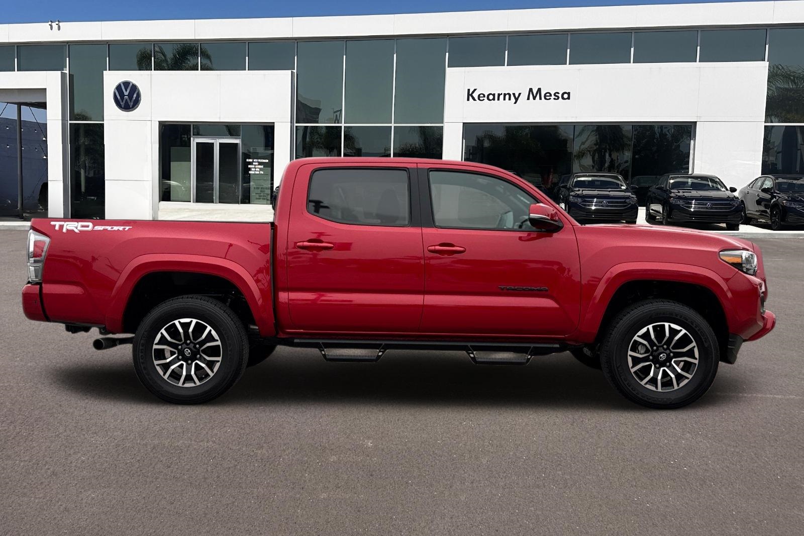 2022 Toyota Tacoma TRD Sport V6 photo 3