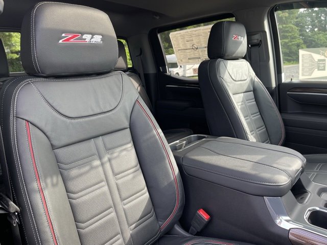 2025 Chevrolet Silverado 1500 RST photo 13