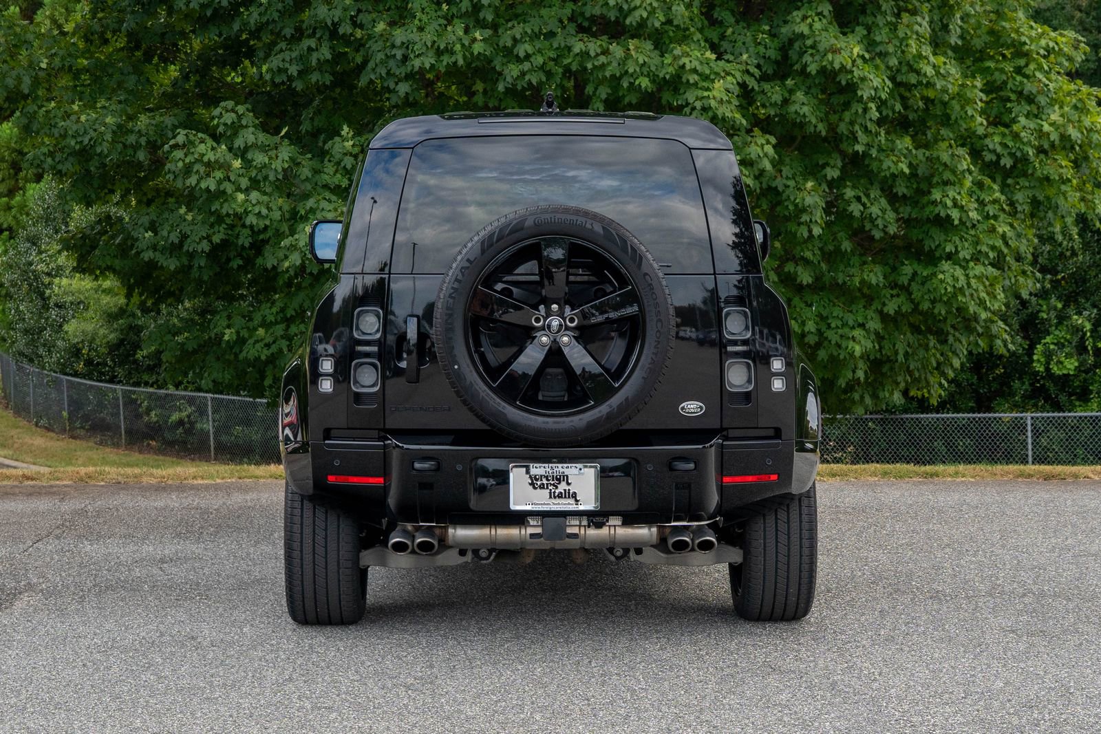 2023 Land Rover Defender V8 photo 5
