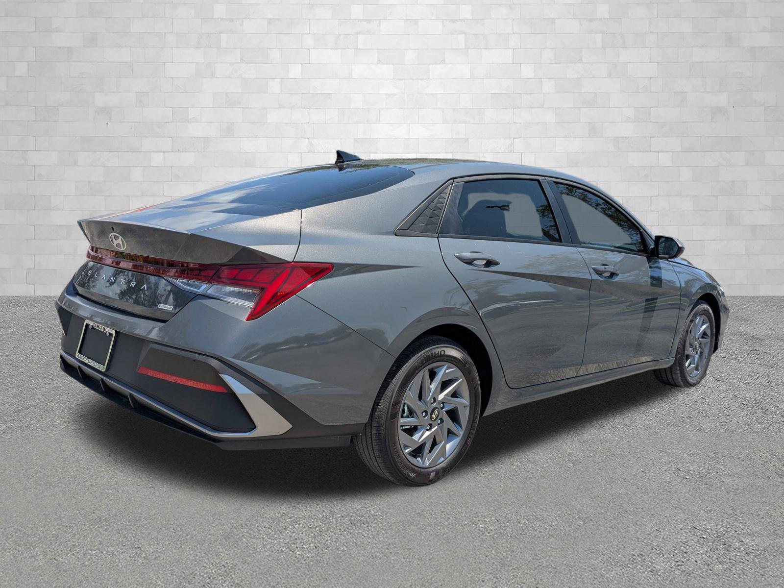 2025 Hyundai Elantra Hybrid Blue photo 2