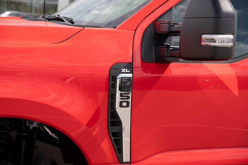 2025 Ford F-350 XL photo 2