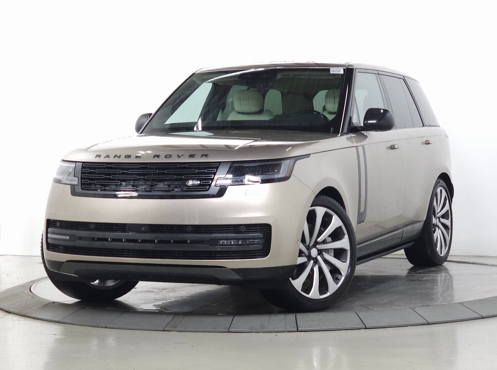 2025 Land Rover Range Rover SE's photo