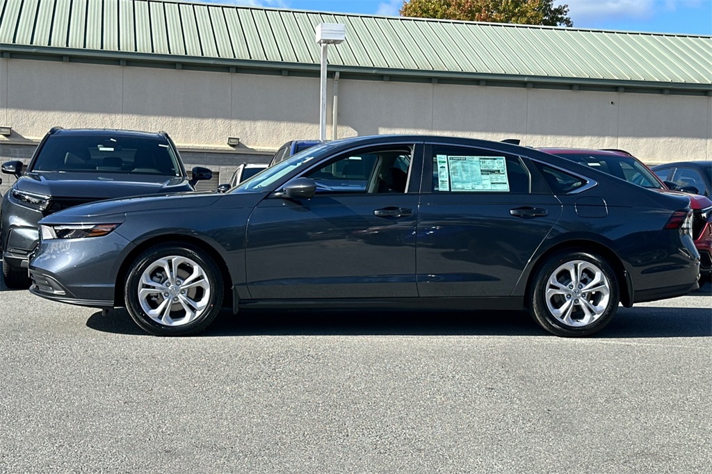 2025 Honda Accord LX photo 4