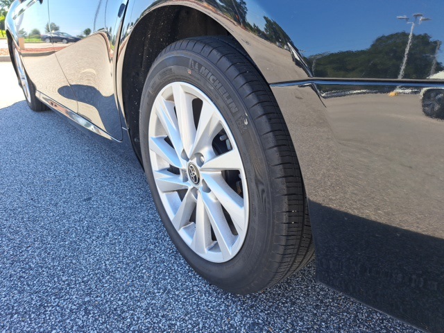 2023 Toyota Camry LE photo 11