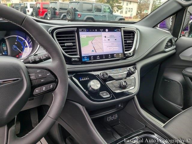 2025 CHRYSLER PACIFICA - Image 26