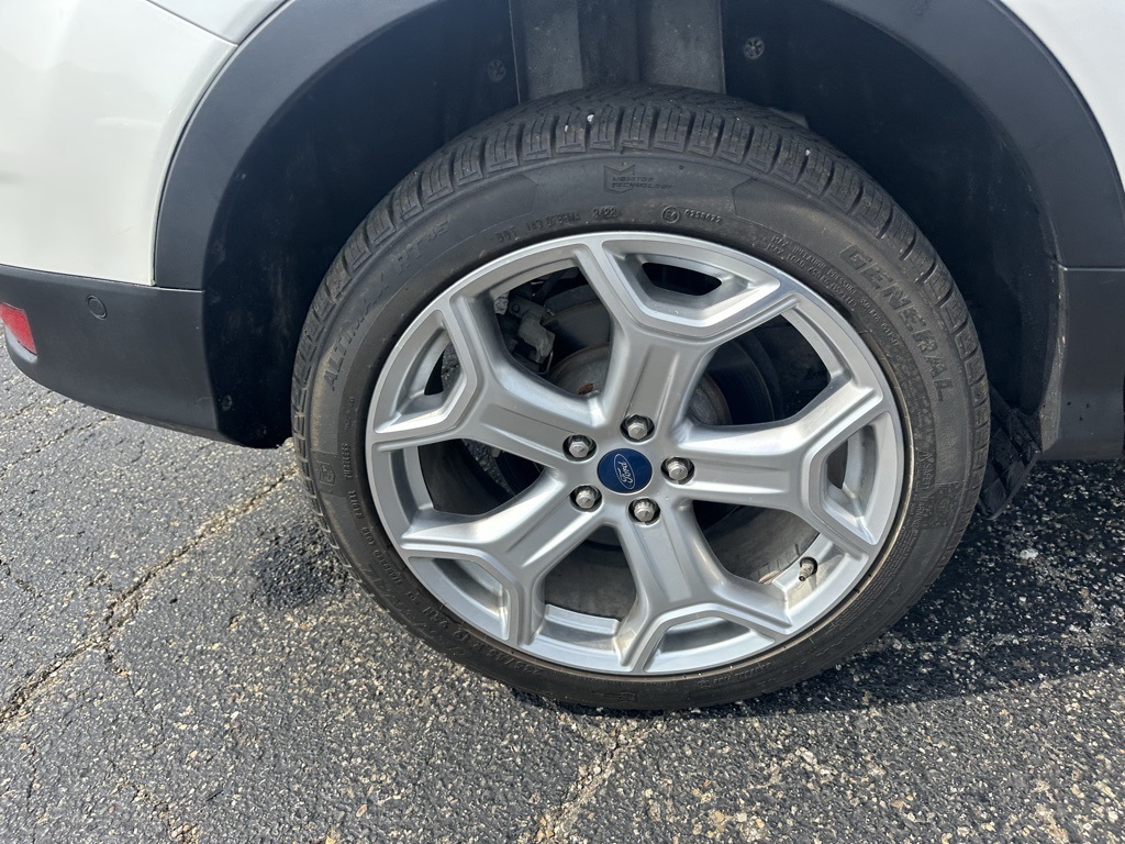2019 Ford Escape Titanium photo 32