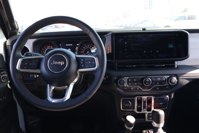 2024 Jeep Wrangler Sahara photo 19