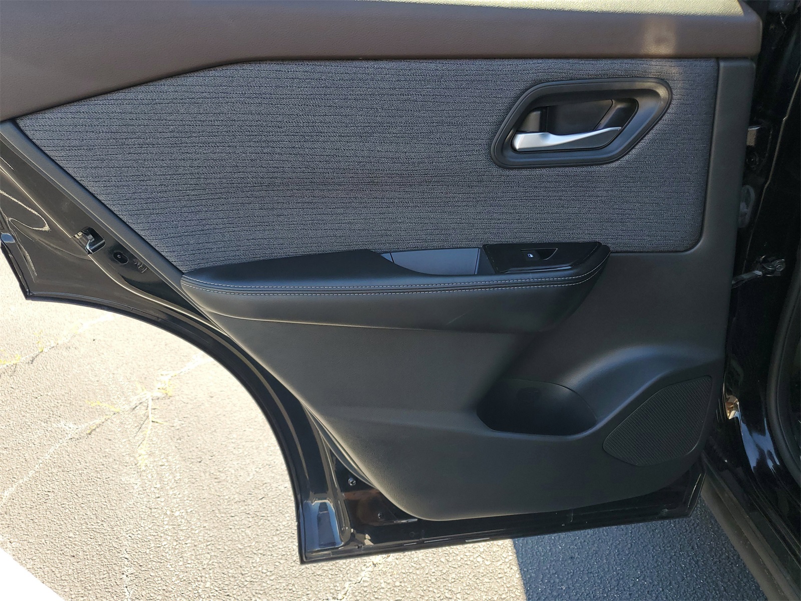 2023 Nissan Rogue SV photo 23