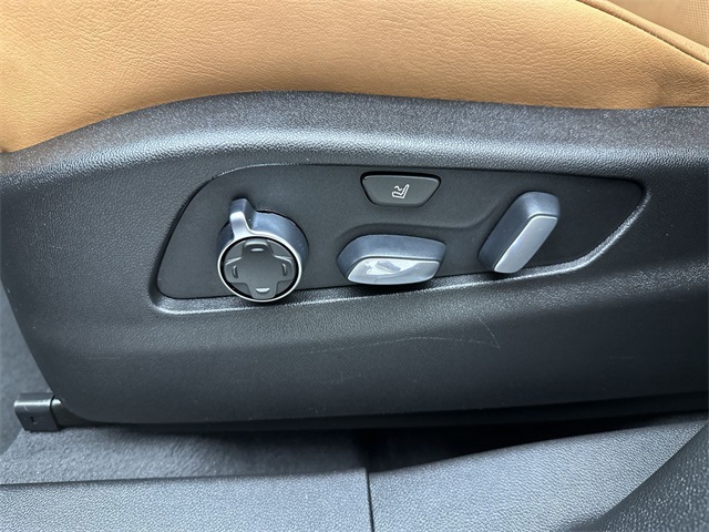2019 Cadillac XT4 Sport photo 4