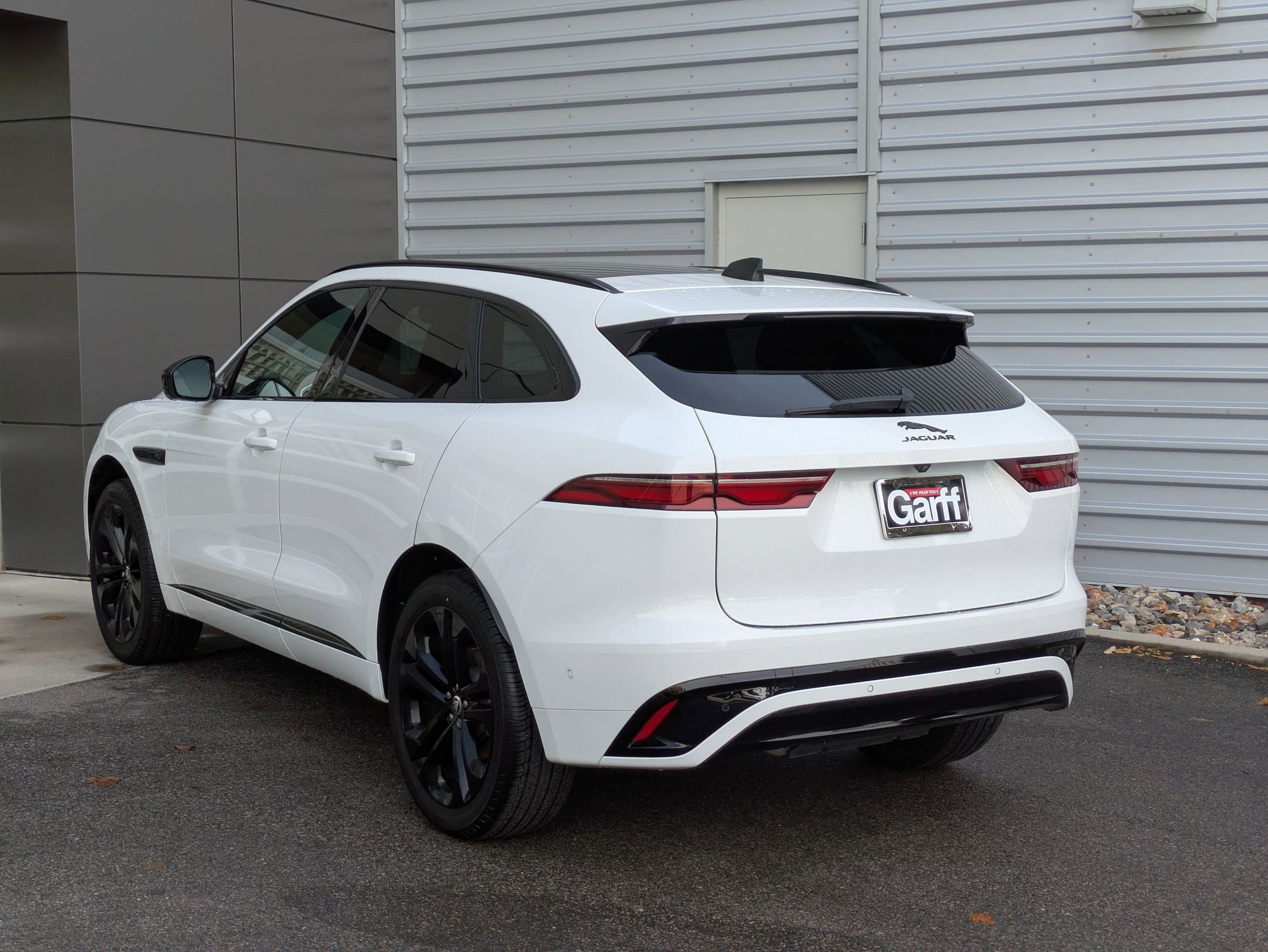 2025 Jaguar F-PACE P250 R-Dynamic S photo 3