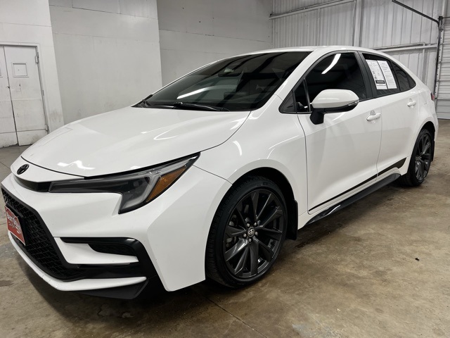 2023 Toyota Corolla SE photo 2