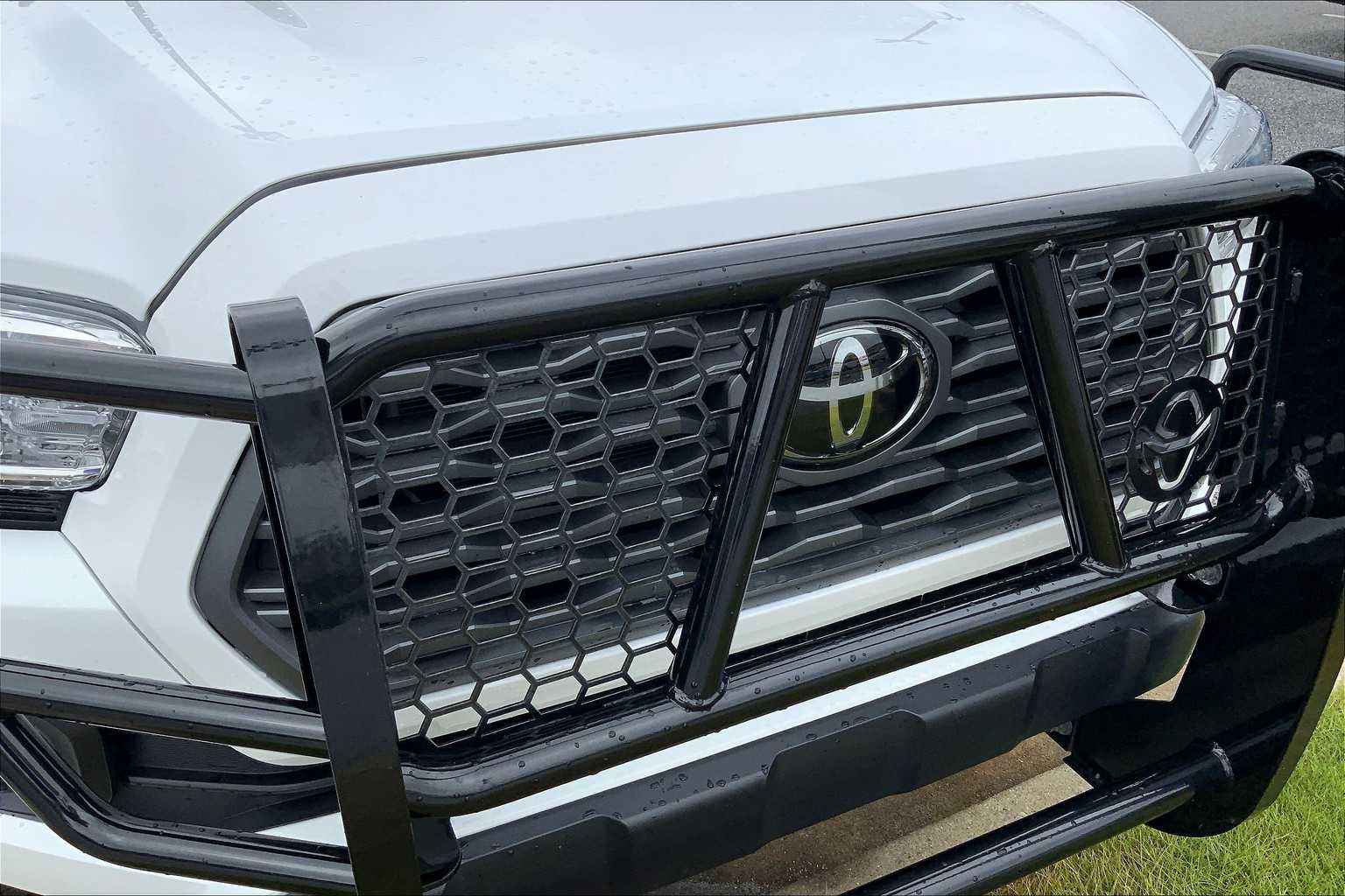 2023 Toyota Tacoma TRD photo 28