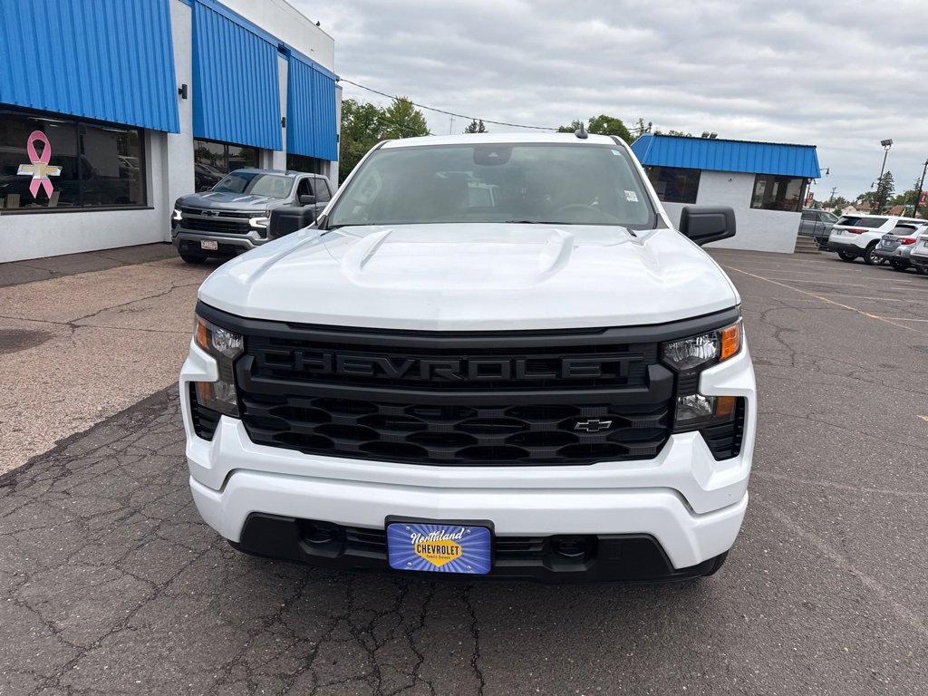 2025 Chevrolet Silverado 1500 Custom photo 3