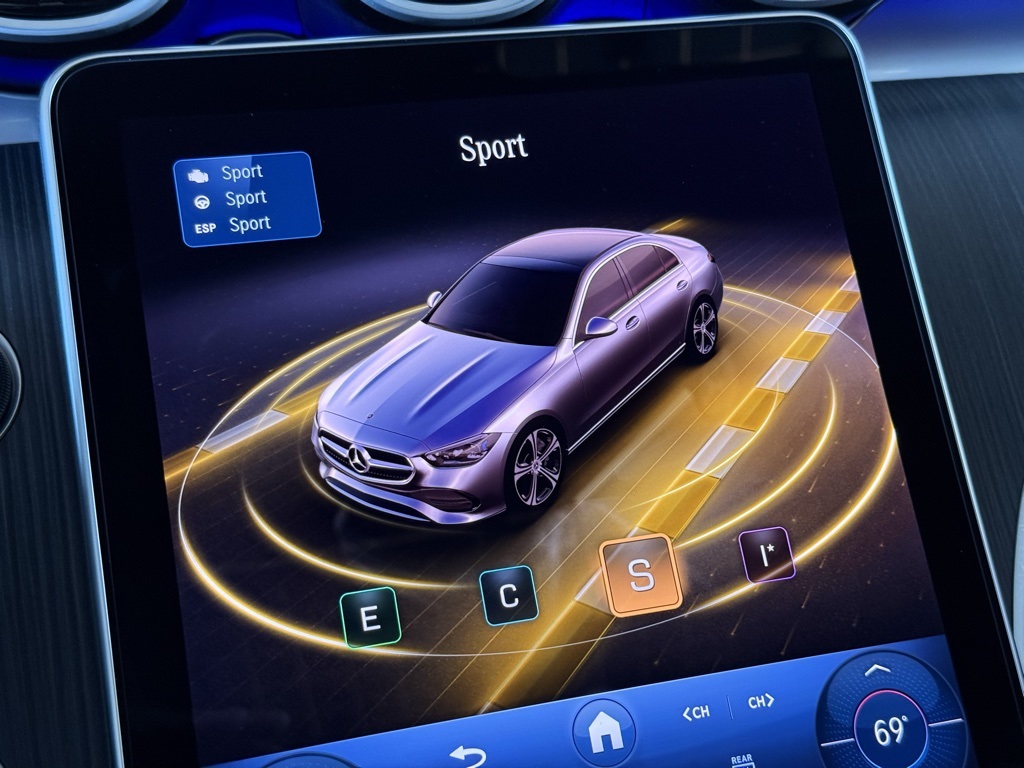 2025 Mercedes Benz C 300 photo 4